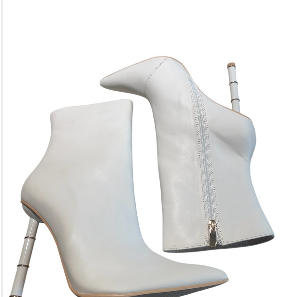 FASHION NOVA Ivory Women's Ankle Boots Size 10 - Picture 6 of 8